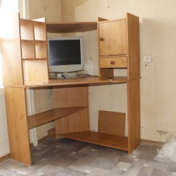 Продам компьютерный стол принтер и монитор
