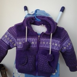 Очень красивая,мягусенькая курточка, теплая на холодную осень,весну