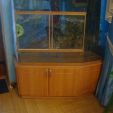 стеклянный угловой террариум 