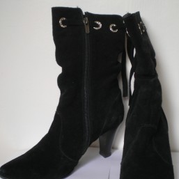 продаю сапоги натур.замш