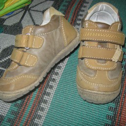 Продам детскую обувь не дорого