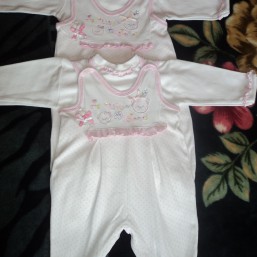 одёжка ,можно  для двойняшек