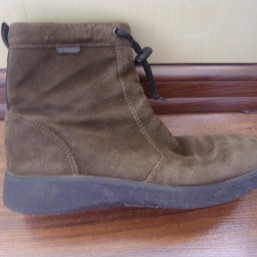 Ботинки ЕССО для девочки р. 34