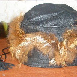 шапочки,шляпки, беретики б\у для стильной девушки 