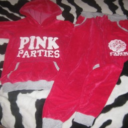 спортивный костюм-велюр.