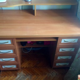 Письменный стол