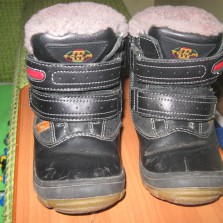 Детские сапоги.