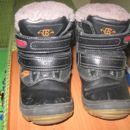 Детские сапоги.