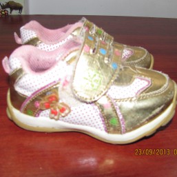 КРОССОВОЧКИ для девочки 22 размер