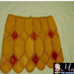 Юбка из кусочков кожи