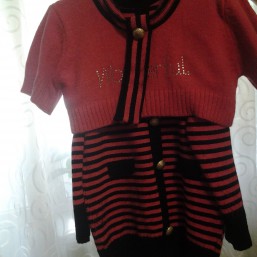 Свитер с накидкой