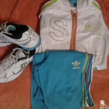 спортивный костюм и кроссовки