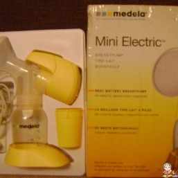 Молокоотсос электрический medela Швейцария