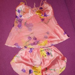 Нижнее шелковое белье