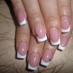 наращивание ногтей