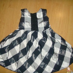 нарядное платье! на 1,5 - 2 годика!