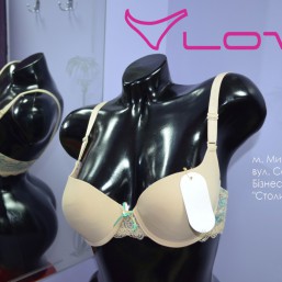 Бюстгальтер. Бежевый с декором.