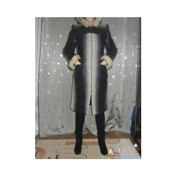 Пальто зимнее с песцом