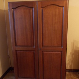 Продам деревянный шкаф и пенал