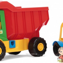 Грузовик с трактором