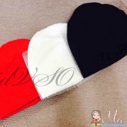 Трикотажные шапочки.