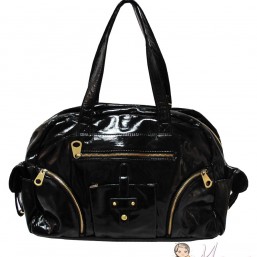 Стильная лаковая сумочка