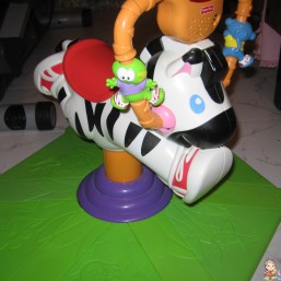 веселая зебра Fisher Praice