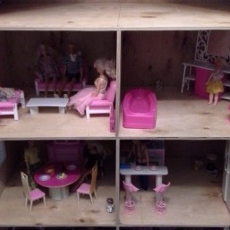 Домик для кукол