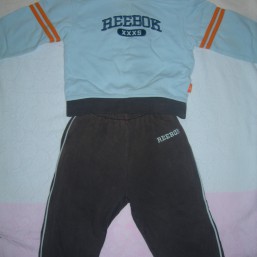 Спортивный костюм Reebok