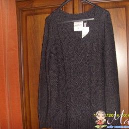 Свитер черный