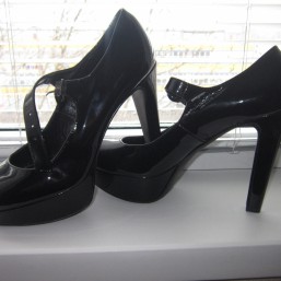 Туфли и босоножки