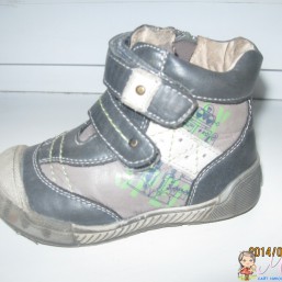 Деми ботинки 22 разм.