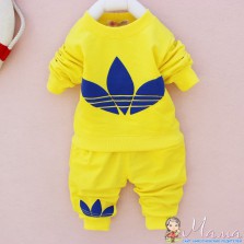 Много детских костюмов на любой вкус