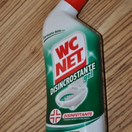 Бытовая химия, средство гигиены.