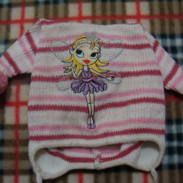 Весенняя шапочка для девочки