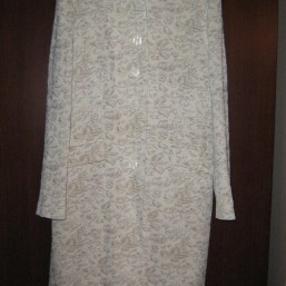 Женская одежда. Пиджак-кардиган, джинсы.