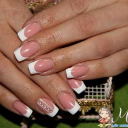 Акция!!!!!!!Наращивание ногтей материалами All Season