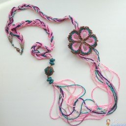 Ожерелье из бисера