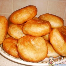 Домашние беляшики и пирожки.Чебуреки.