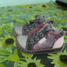 обувочка для малышки в отличном состоянии