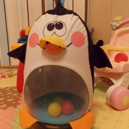 Пингвин-неваляшка с шариками Fisher-Price Go Baby Go