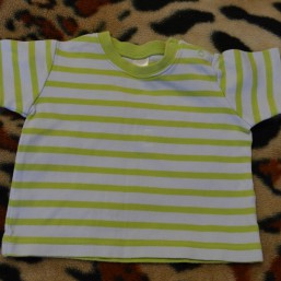 срочно!дешево!футболка на 2-3мес.