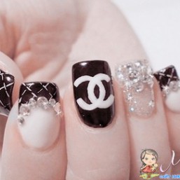 Наращивание ногтей 70 грн.(с дизайном)