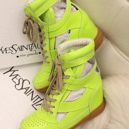 яркие сникерсы на лето