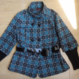 Женское укороченное пальто размер S-M