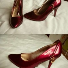 Вишневые лакированые туфли