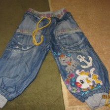 Джинсы разные