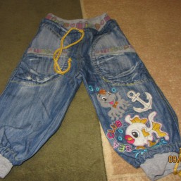 Джинсы разные