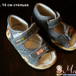 Босоножки на мальчика 22р.