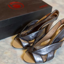 Босоножки новые